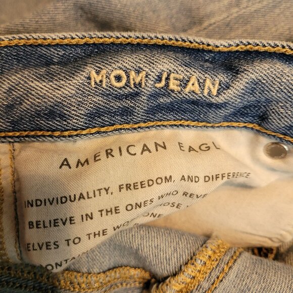 American Eagle Jeans 8 L High Rise Mom Medium Light Wash Stretch Denim - Picture 4 of 10